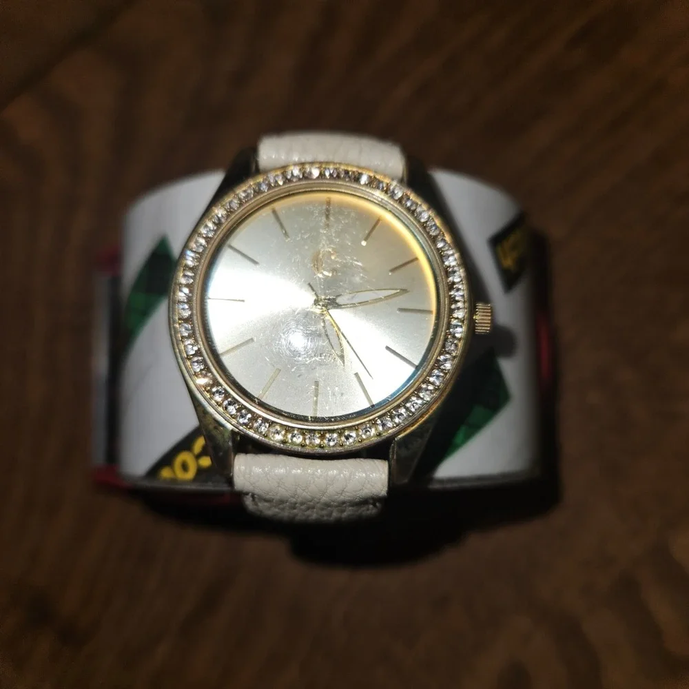 Charming Charlie Womens Gold Tone Rhinestone Bezel Watch Off White Band 9688